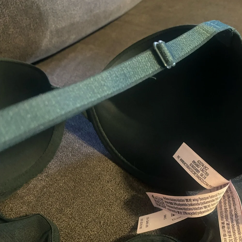 Victoria's Secret Green Lace Bra and Lave Thong Set Size 36c and Medium - Picture 6 of 12